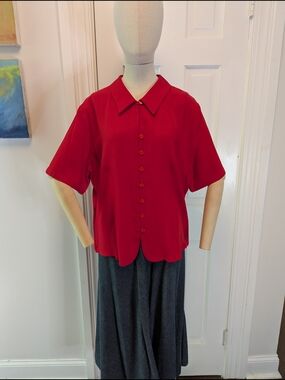 Vintage 1980s Red Short-Sleeve Button Front Women's Top